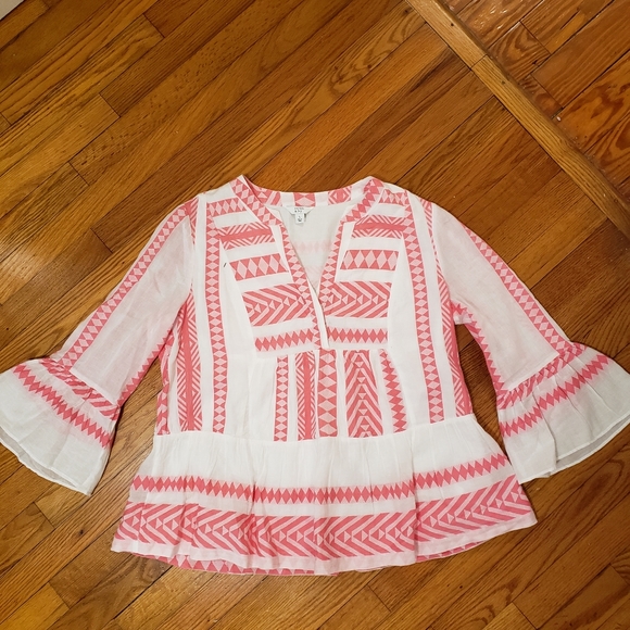crown & ivy Tops - Women's Crown & Ivy blouse